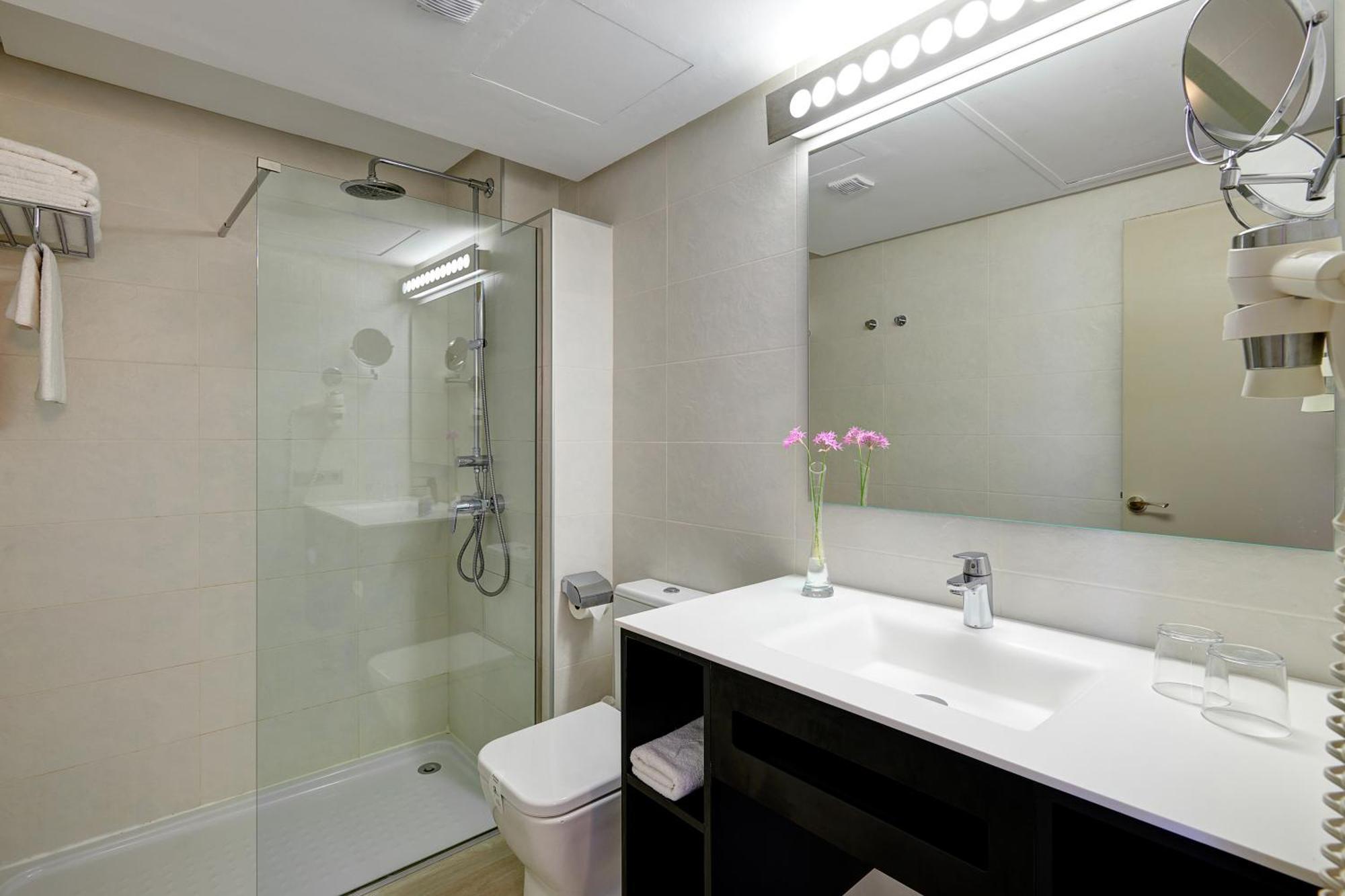Economy Club Apartment